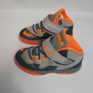 NIKE AIR LEBRON JAMES SOLDIER VIII 8